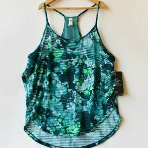 NWT Under Armor Heatgear Loose Athletic Tanktop Sm